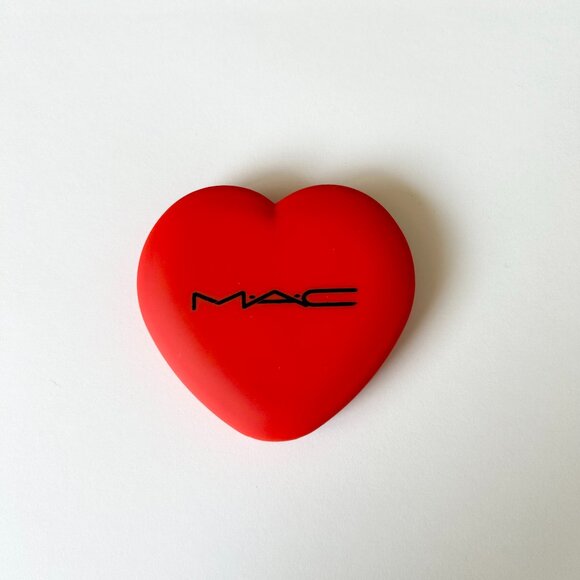 MAC Red Heart Shaped Compact Mirror Vanity Limited Edition Brand New - Picture 1 of 5